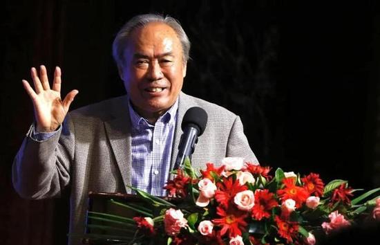 目前，贾森;雷特曼正在与《怪兽屋》、《鬼驱人》的导演吉尔;克兰编写剧本，新的捉鬼组合将由名青少年、两女两男组成